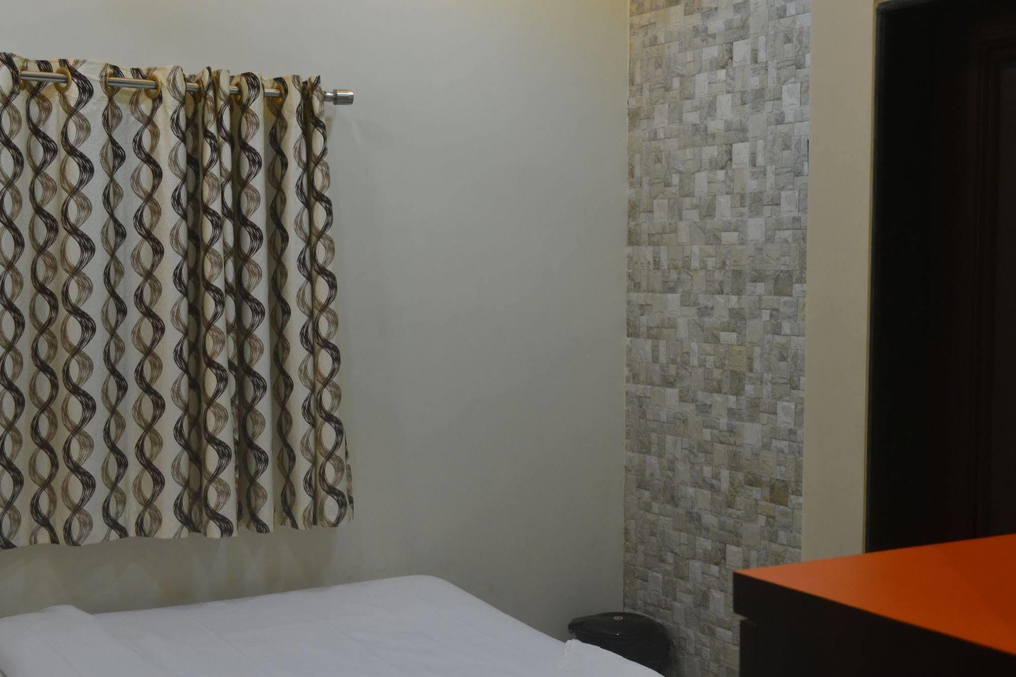 Airport Metro Hotel Mumbai Dış mekan fotoğraf