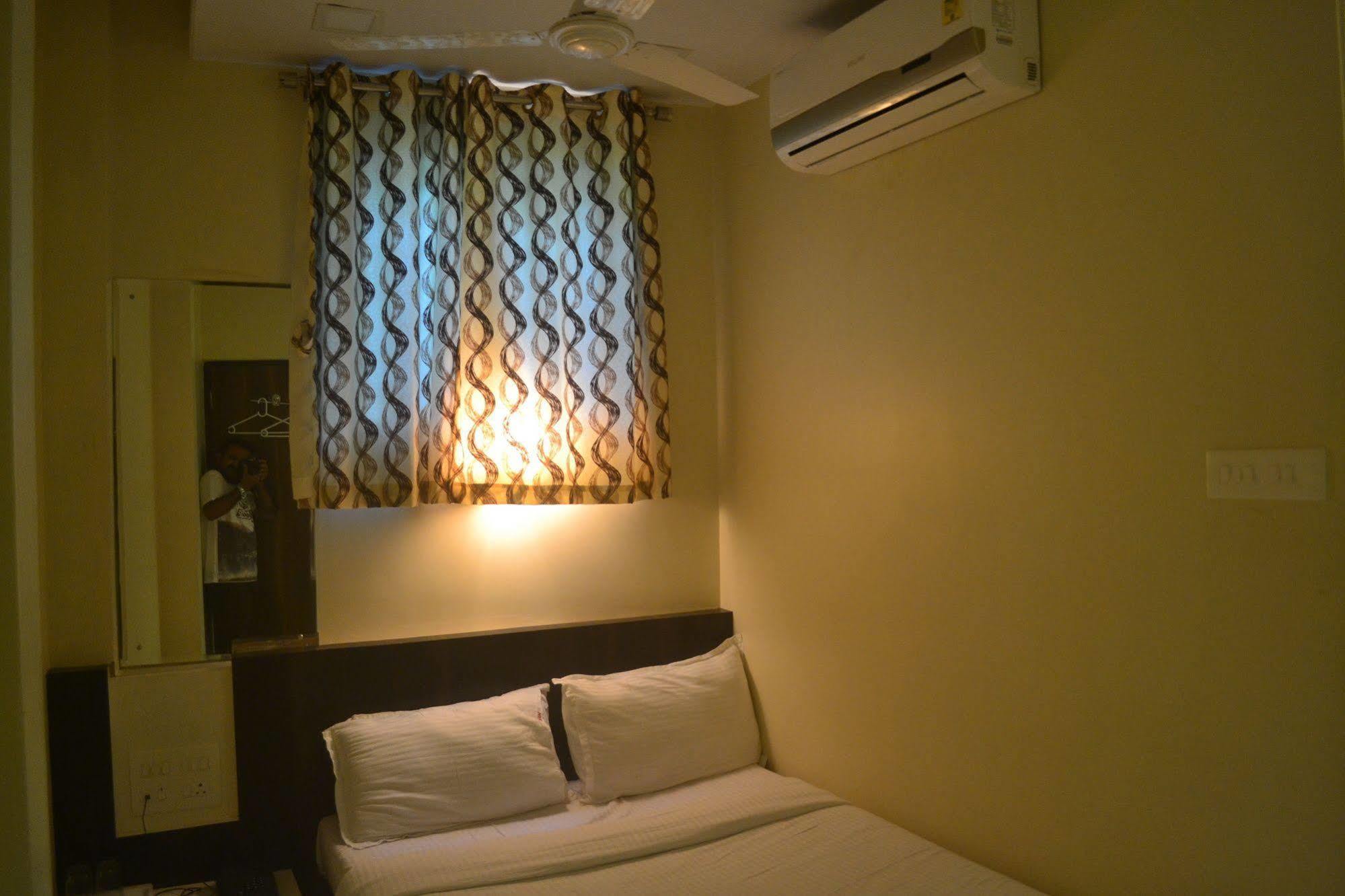 Airport Metro Hotel Mumbai Dış mekan fotoğraf