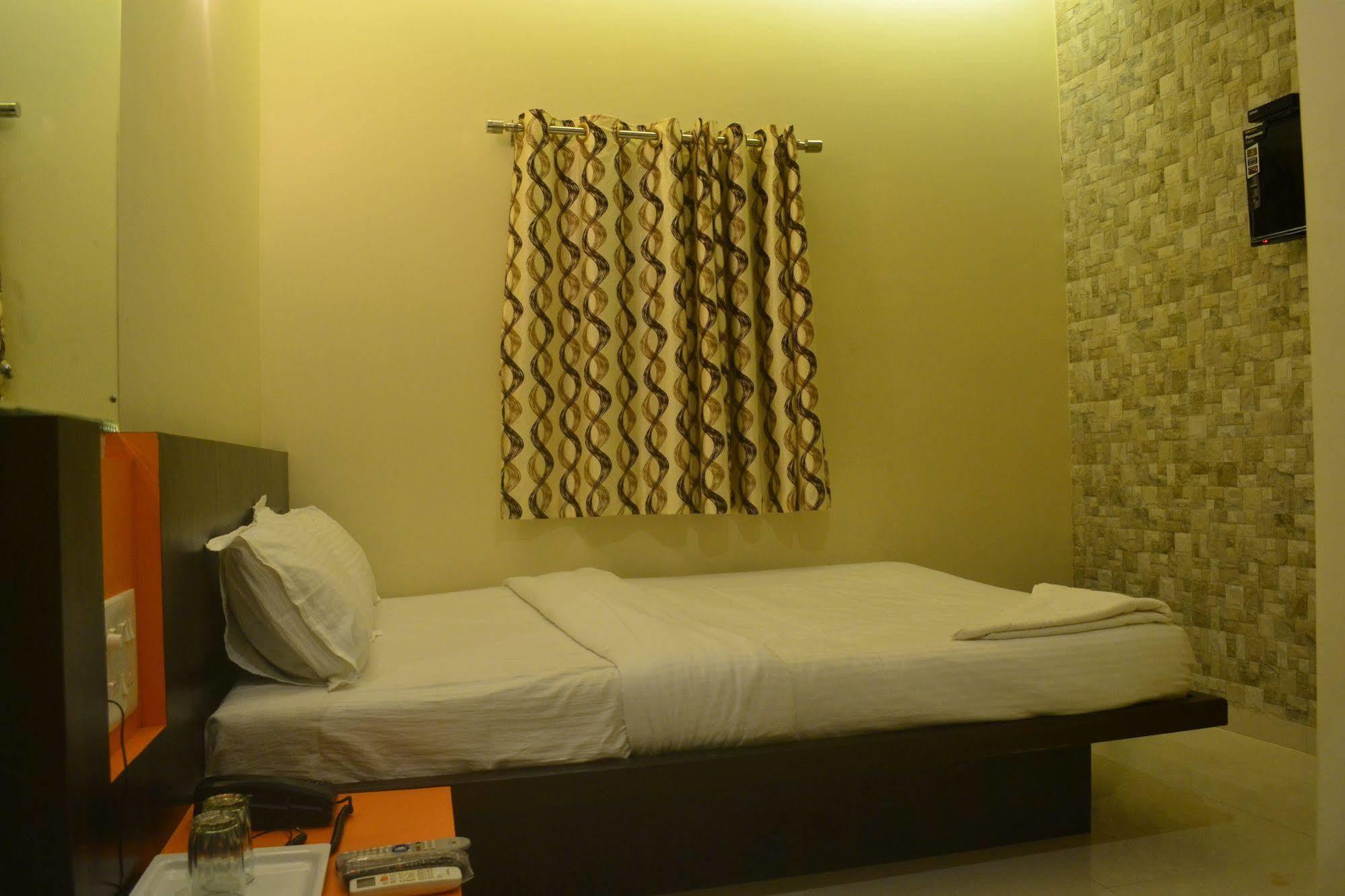 Airport Metro Hotel Mumbai Dış mekan fotoğraf